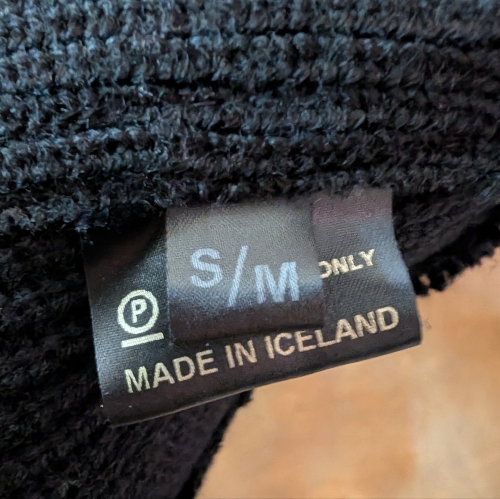 Icelandic Design (Aftur) Army Zip Up Wool Sweater (Black, S/M). - Picture 7 of 9